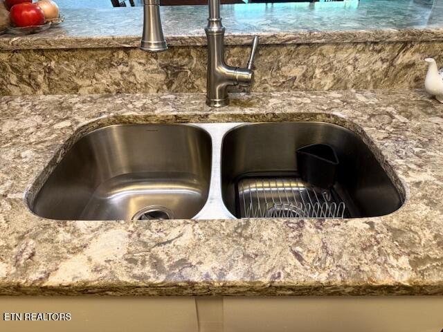 97 Wilshire Heights Dr, Crossville, TN 38558 - photo 8