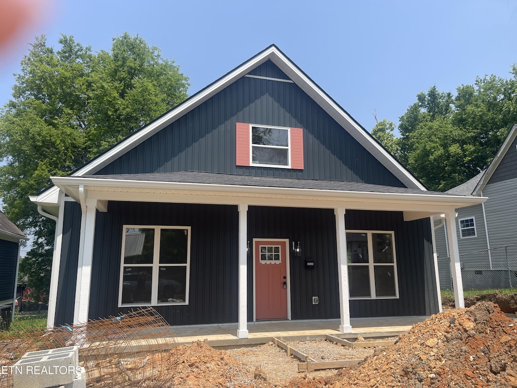 2229 Mississippi Ave, Knoxville, TN 37921 - view of front of house featuring covered porch