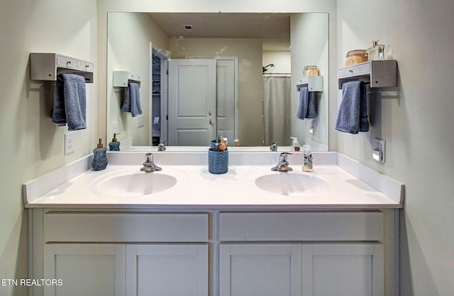 812 Greene Meadow Dr, Talbott, TN 37877 - bathroom with double vanity