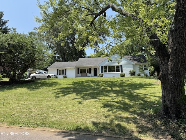 749 Cherokee Blvd, Knoxville, TN 37919 - single story home featuring a front yard