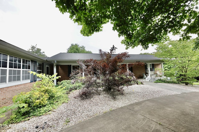 2645 Mountain View Dr, Morristown, TN 37814 - ranch-style home featuring brick siding