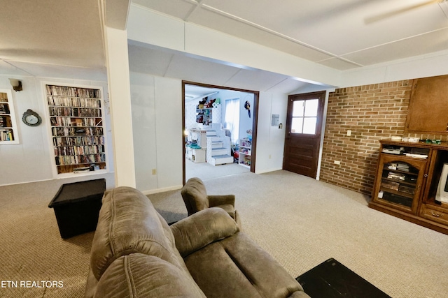 2645 Mountain View Dr, Morristown, TN 37814 - carpeted living area with vaulted ceiling