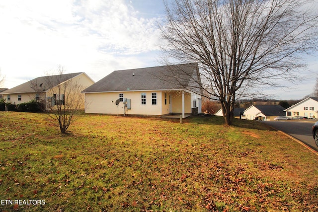 1505 Cypress View Ct, Sevierville, TN 37862 - view of side of home featuring a lawn