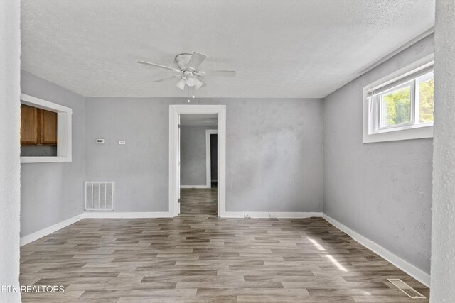 5802 N Broadway St, Knoxville, TN 37918 - photo 5