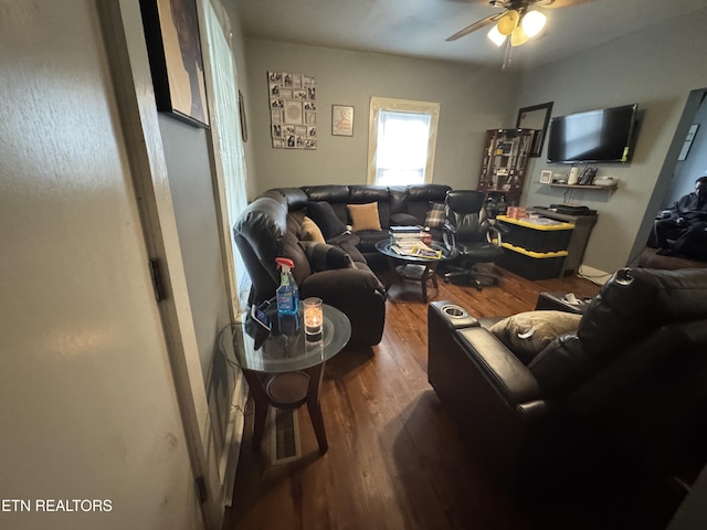 2102 Harvey St, Knoxville, TN 37917 - living area featuring wood finished floors and a ceiling fan