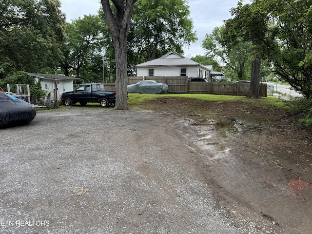 2102 Harvey St, Knoxville, TN 37917 - view of side of home featuring driveway