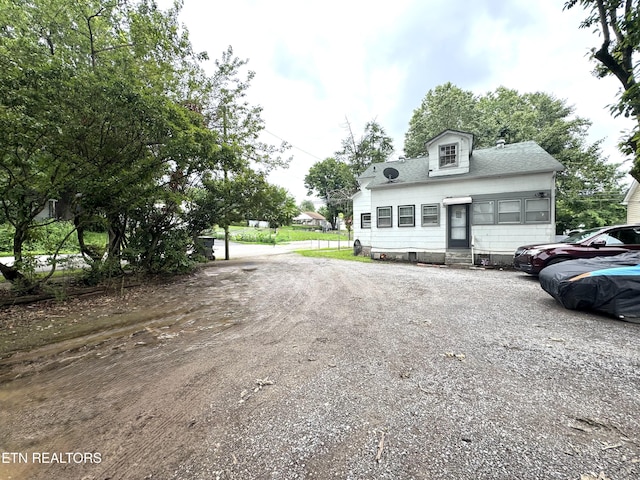 2102 Harvey St, Knoxville, TN 37917 - view of front facade with entry steps