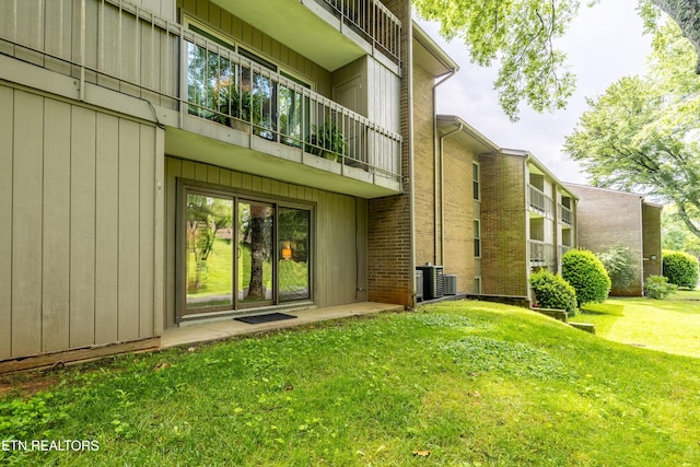 467 Canberra Dr Unit B103, Knoxville, TN 37923 - view of building exterior with central AC unit