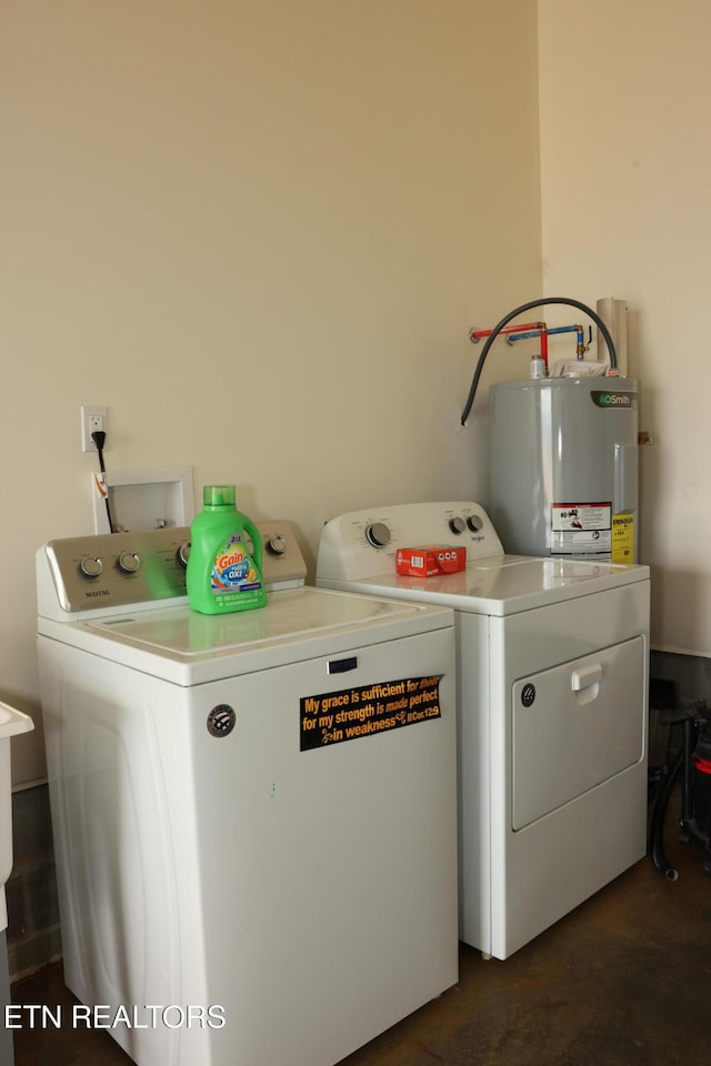 840 Ali Ln, Pvt, Huntsville, TN 37756 - laundry room featuring electric water heater and washer and clothes dryer