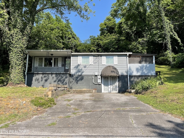 404 Marshal St, Clinton, TN 37716 - photo 1