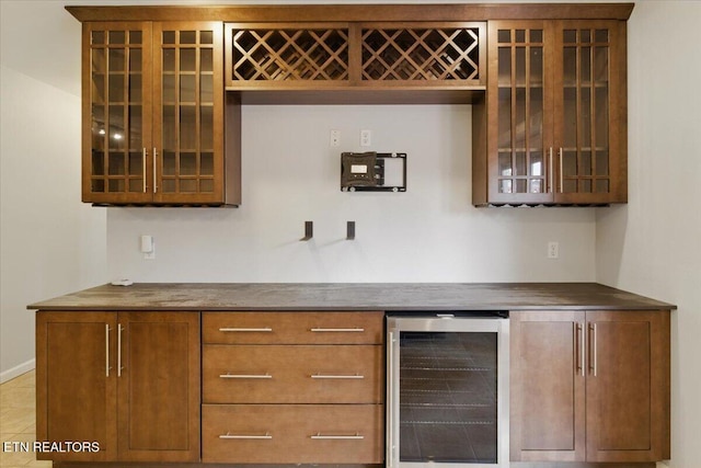 262 Cresent St, Harrogate, TN 37752 - indoor dry bar with wine cooler