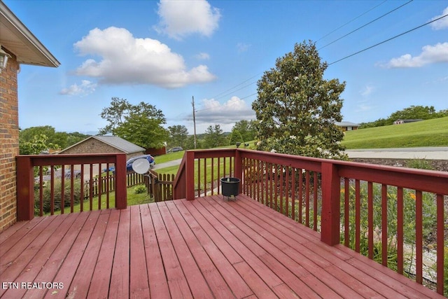 262 Cresent St, Harrogate, TN 37752 - wooden terrace featuring a lawn