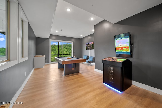 2955 Lightning Strike Dr, Sevierville, TN 37862 - rec room featuring light wood-style floors, baseboards, billiards table, and recessed lighting