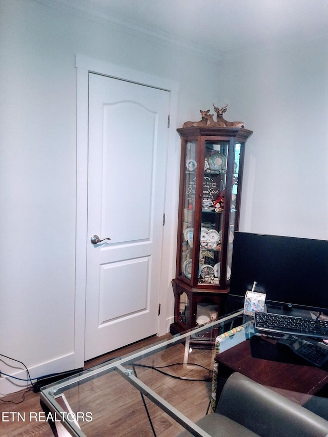 1748 Circle Lake Dr, Dandridge, TN 37725 - living room featuring crown molding and wood finished floors