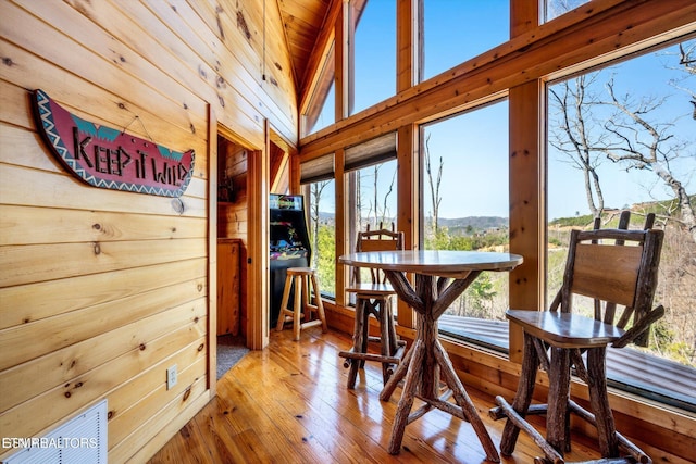 204 Pinnacle Dr, Gatlinburg, TN 37738 - sunroom / solarium with plenty of natural light, lofted ceiling, and a mountain view