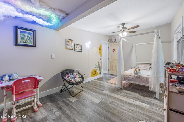 4509 Lifford Ln, Corryton, TN 37721 - bedroom with wood finished floors, baseboards, and ceiling fan