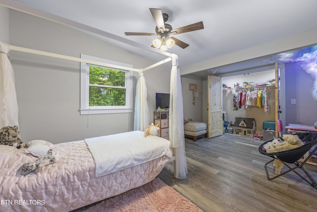 4509 Lifford Ln, Corryton, TN 37721 - bedroom with wood finished floors, a closet, lofted ceiling, and a ceiling fan