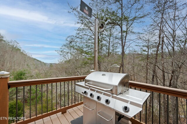 3325 Tekoa Mountain Way, Sevierville, TN 37876 - wooden terrace with area for grilling