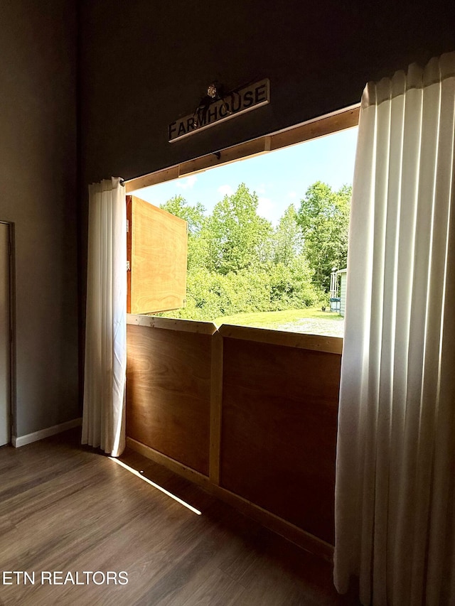 179 Wiggins Rd, Tellico Plains, TN 37385 - detailed view of wood finished floors