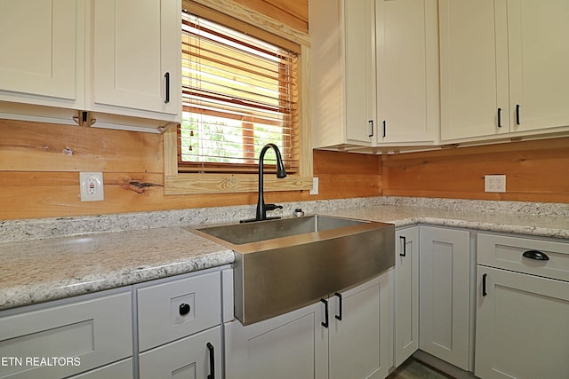 495 Bear Hollow Rd, Oneida, TN 37841 - kitchen featuring a sink and white cabinets
