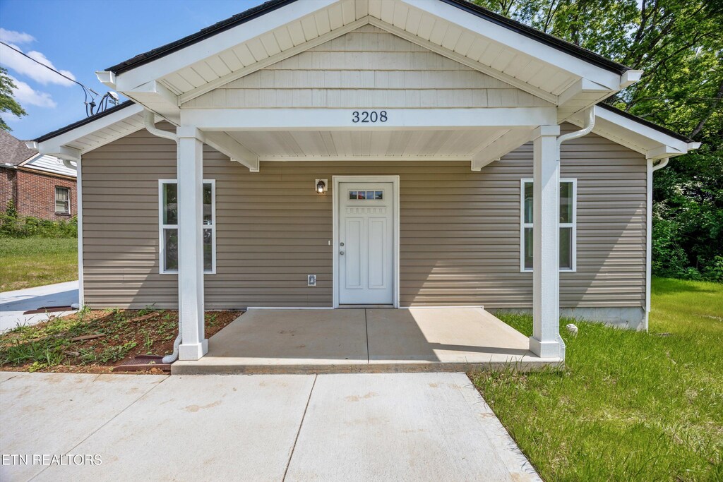 3208 Wimpole Ave, Knoxville, TN 37914 - photo 1