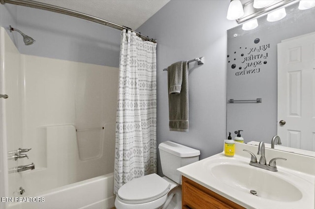 340 Mountain View Ests, Caryville, TN 37714 - full bathroom featuring toilet, vanity, and shower / bath combo