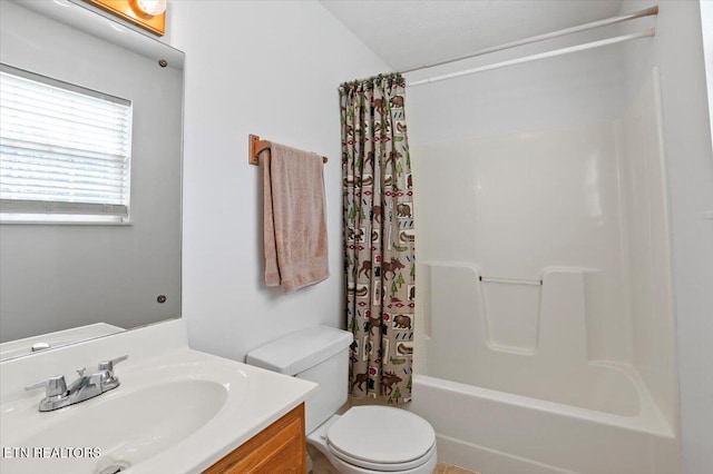340 Mountain View Ests, Caryville, TN 37714 - full bath featuring vanity, toilet, and shower / tub combo with curtain