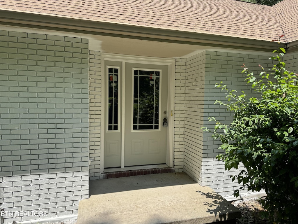 696 Laurel Cir, Crossville, TN 38555 - photo 2