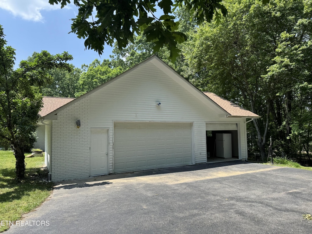 696 Laurel Cir, Crossville, TN 38555 - photo 4