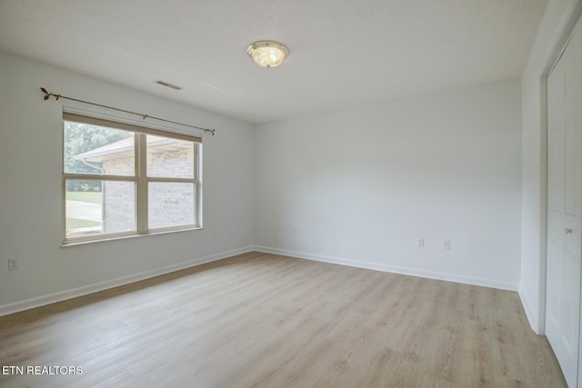 1023 Stokley Ct, Dandridge, TN 37725 - empty room featuring light wood-type flooring and baseboards