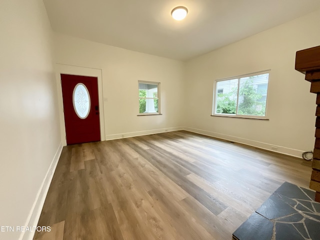 2634 Barton St, Knoxville, TN 37917 - entrance foyer with wood finished floors and baseboards