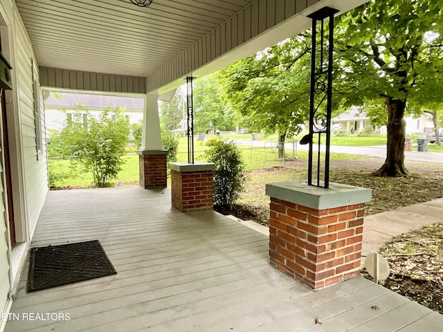 2634 Barton St, Knoxville, TN 37917 - view of porch