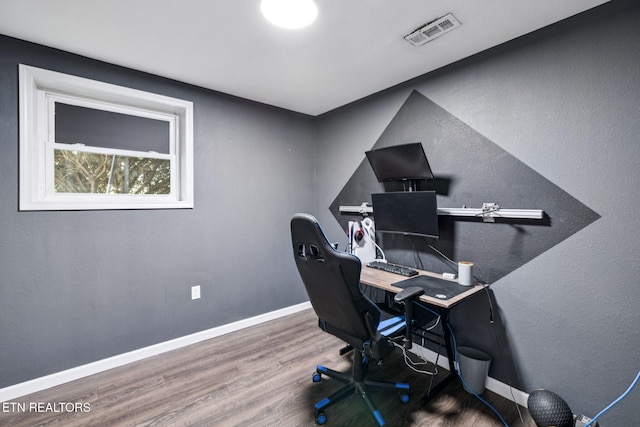 7901 Ewing Rd, Powell, TN 37849 - office featuring wood finished floors and baseboards