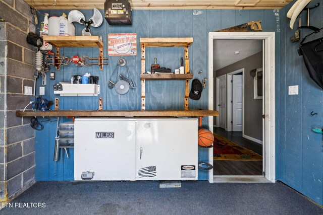 7901 Ewing Rd, Powell, TN 37849 - kitchen featuring open shelves