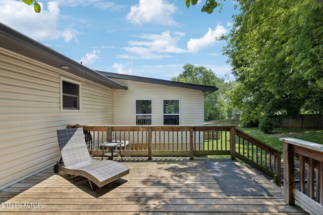 7901 Ewing Rd, Powell, TN 37849 - view of deck