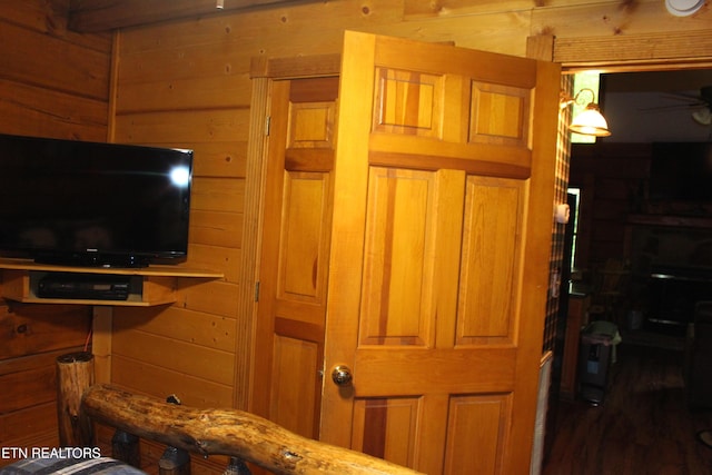 3006 Eagles Claw Way, Pigeon Forge, TN 37863 - bedroom with wooden walls