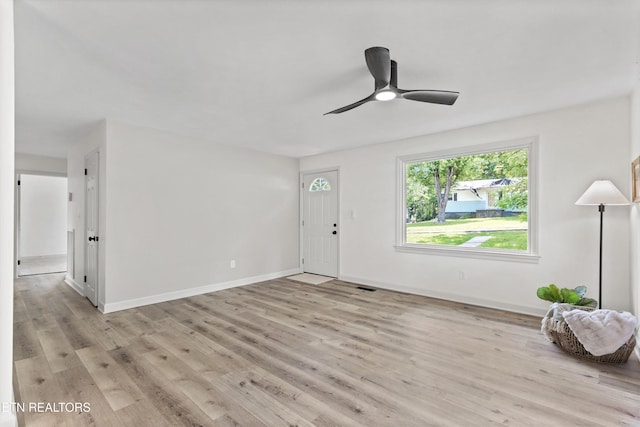 340 Gilbert St, Morristown, TN 37814 - foyer featuring wood finished floors, a ceiling fan, and baseboards