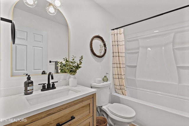 340 Gilbert St, Morristown, TN 37814 - bathroom featuring vanity, shower / tub combo, and toilet