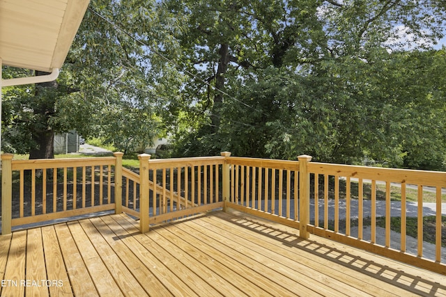 508 E Oldham Ave, Knoxville, TN 37917 - wooden deck featuring view of scattered trees