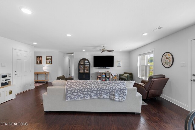 137 Storm Ln, Jacksboro, TN 37757 - living area featuring recessed lighting, dark wood finished floors, baseboards, and a ceiling fan