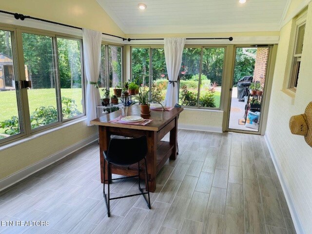834 Hinkle Estates Dr, Seymour, TN 37865 - sunroom featuring baseboards, plenty of natural light, vaulted ceiling, wooden ceiling, and recessed lighting