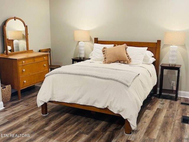 834 Hinkle Estates Dr, Seymour, TN 37865 - bedroom with wood finished floors and baseboards