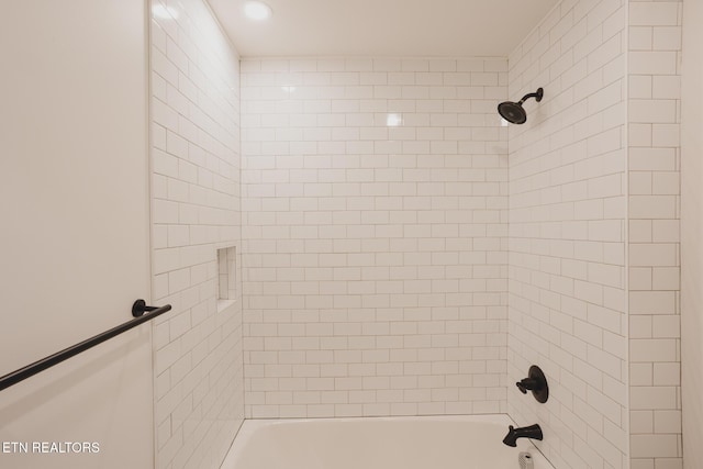 3415 N Broadway St Unit 105, Knoxville, TN 37917 - bathroom featuring shower / washtub combination