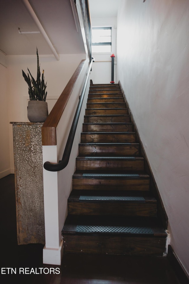 3415 N Broadway St Unit 105, Knoxville, TN 37917 - view of stairway