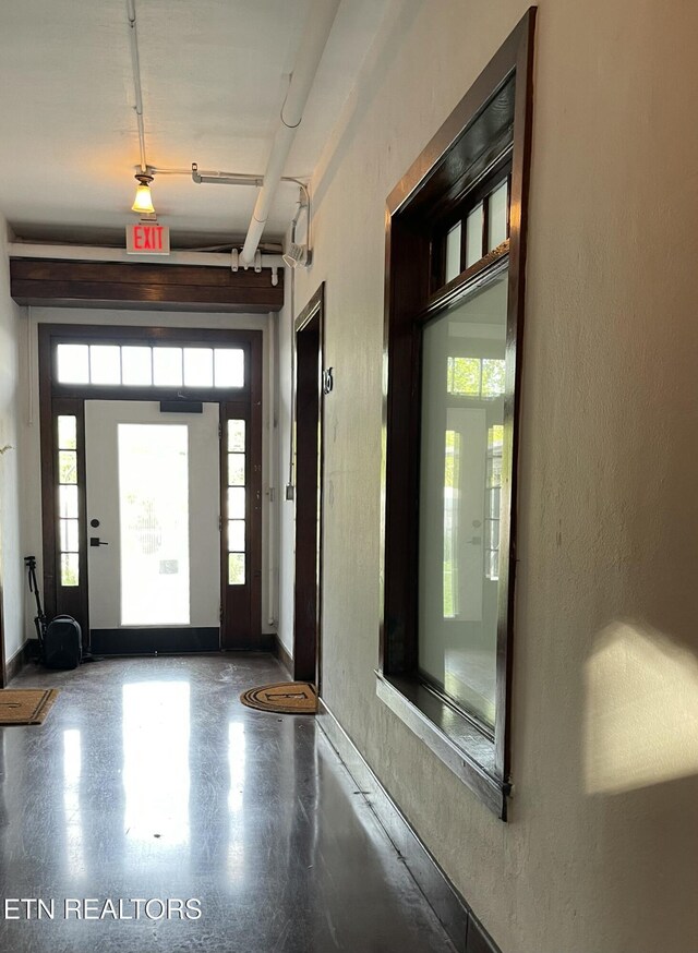 3415 N Broadway St Unit 105, Knoxville, TN 37917 - entrance foyer featuring a textured wall