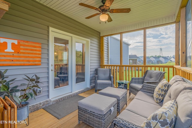 102 Deerberry Ln, Oak Ridge, TN 37830 - sunroom featuring an outdoor hangout area, ceiling fan, and plenty of natural light