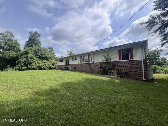 1311 Old Union Rd, Hilham, TN 38568 - view of green lawn featuring entry steps