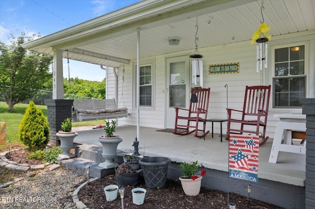245 Lake Shore Ln, Lafollette, TN 37766 - view of covered porch