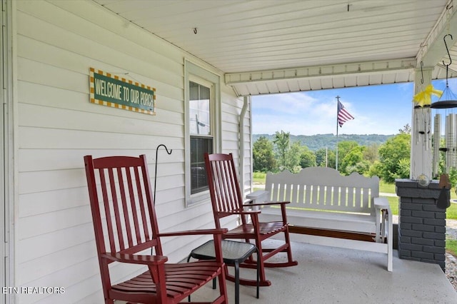 245 Lake Shore Ln, Lafollette, TN 37766 - view of porch