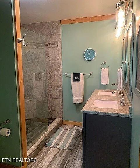 230 Silverbell Ln, Gatlinburg, TN 37738